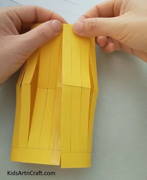 Stick The Two Sides Of The Rectangle join the other side Tutorial For Kids- Directions to make a simple paper fish craft, ideal for kids. 