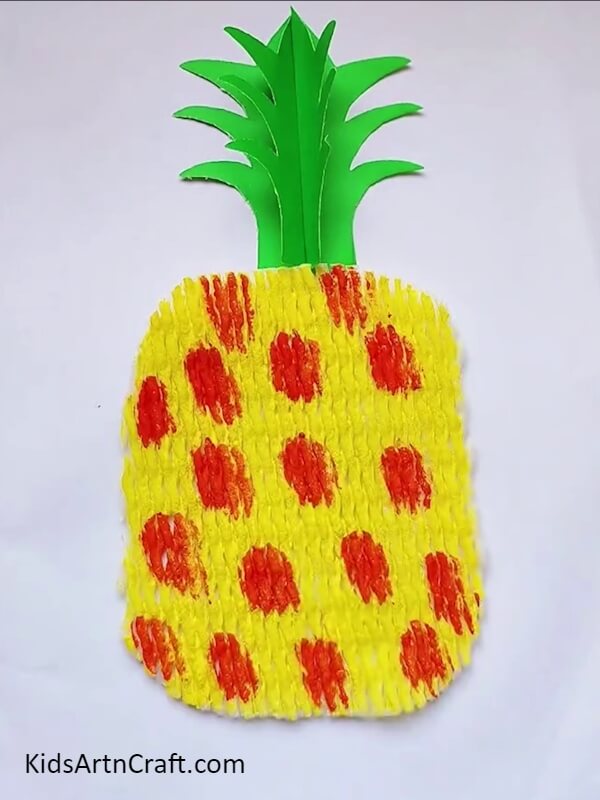 Create Fingerprints On All Areas Of The Foam- Step-by-step guide to building a Pineapple Craft from Foam. 