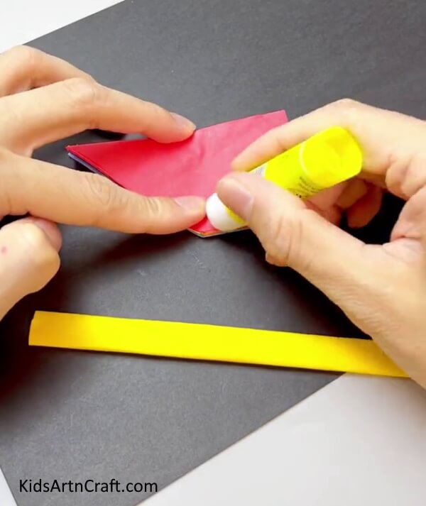 Applying Glue - Making a Hand Fan with Bright Paper for Little Ones 
