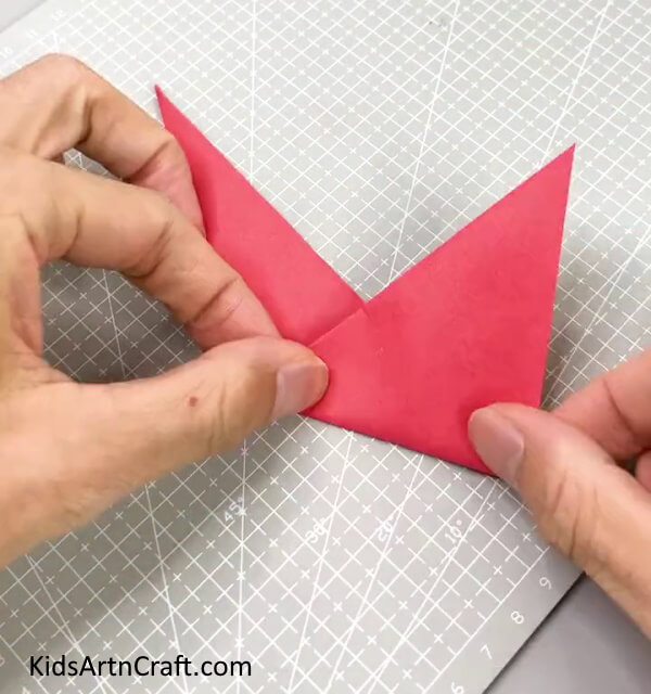 Making A Mountain Fold - Make Your Own Origami Claws From Paper - A Guide For Kids 