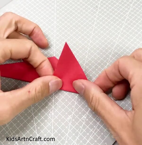 Folding The Triangle - Construct Origami Claws From Paper - A Tutorial For Youngsters 
