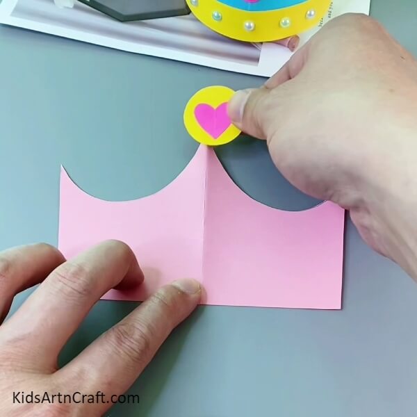 Making Crown Top- A DIY paper crown for children