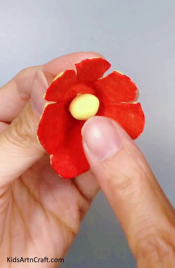 Making The Center Of The Flower - Assemble a Hanging Decoration Using an Egg Carton and Paper Flowers for Your Home 