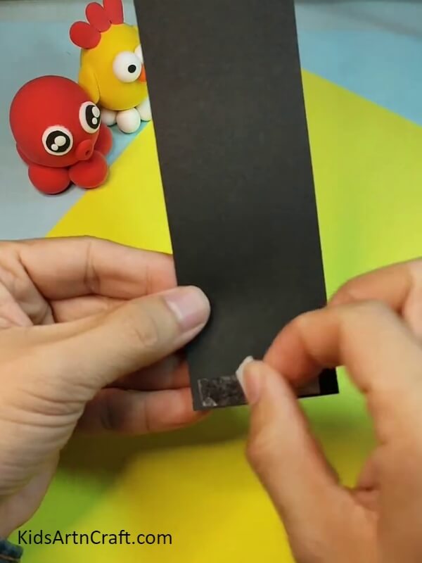 Starting with a black sheet of paper- Create your own Paper Mouse Craft with children 
