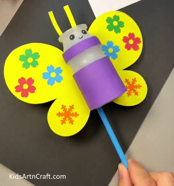 finally completing the tutorial. DIY Plastic Bottle and Paper Bee Craft for kids