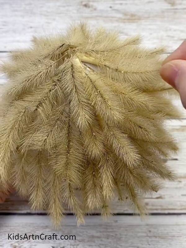 Pasting Pampas Grass With Roof- Step-by-Step Guide to Making a Lamp Out of Pampas Grass for Home Decoration