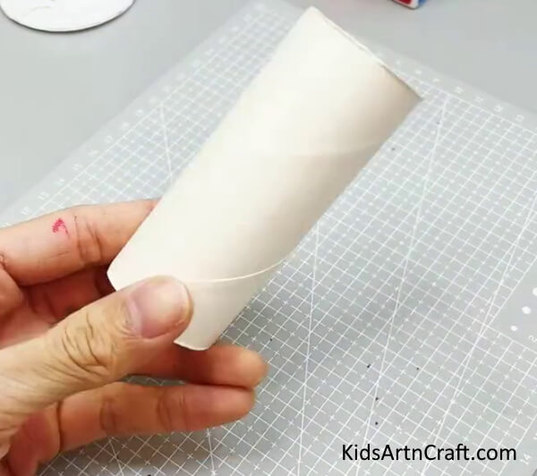 Taking An Empty Toilet Paper Roll - Crafting a Superman Character with a Cardboard Tube