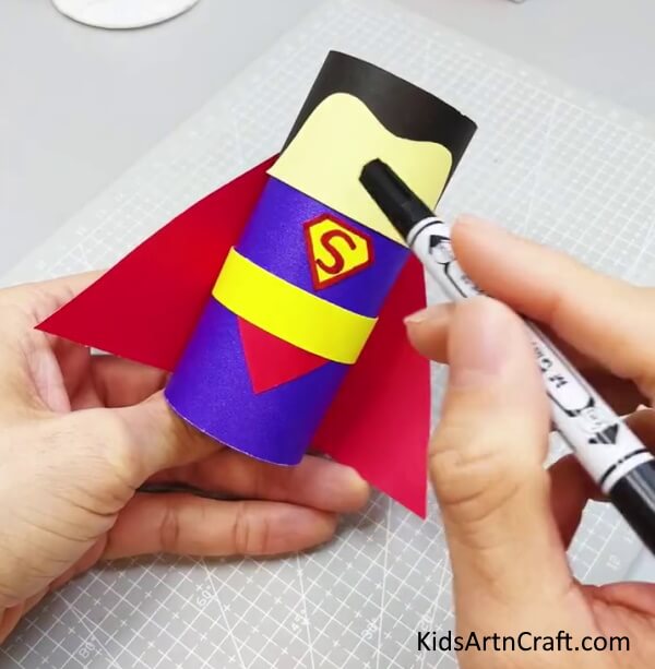 Making Details Of The Face Of Superman - Assembling a Superman Figure from a Cardboard Tube