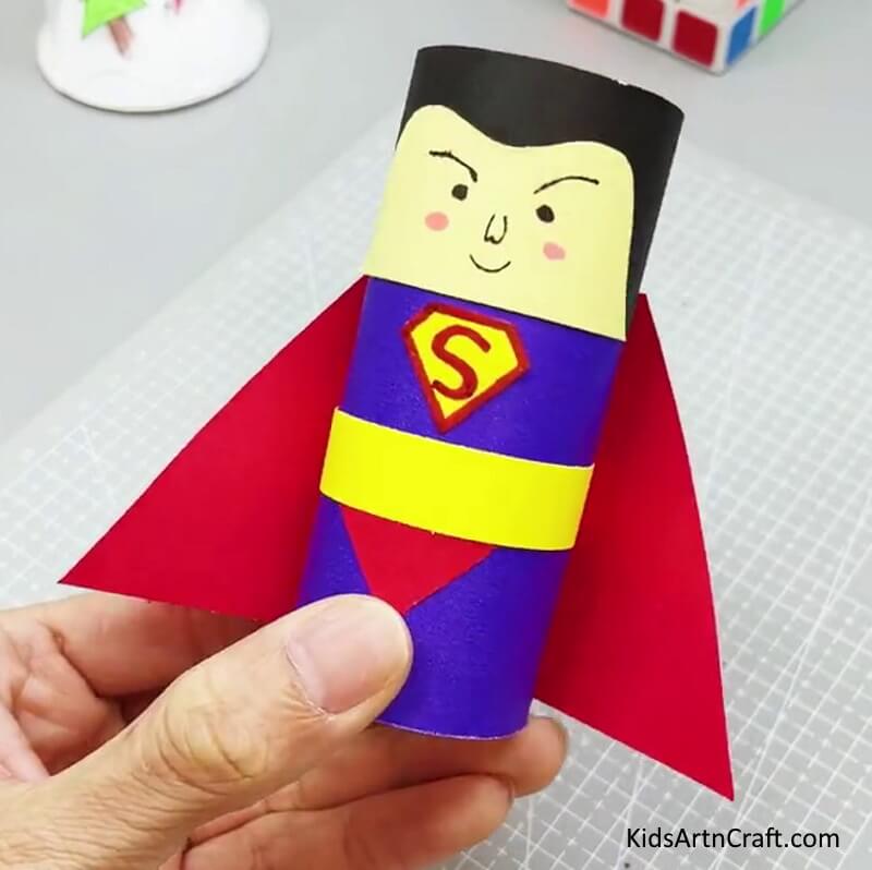 Crafting a Superman Image with a Cardboard Tube