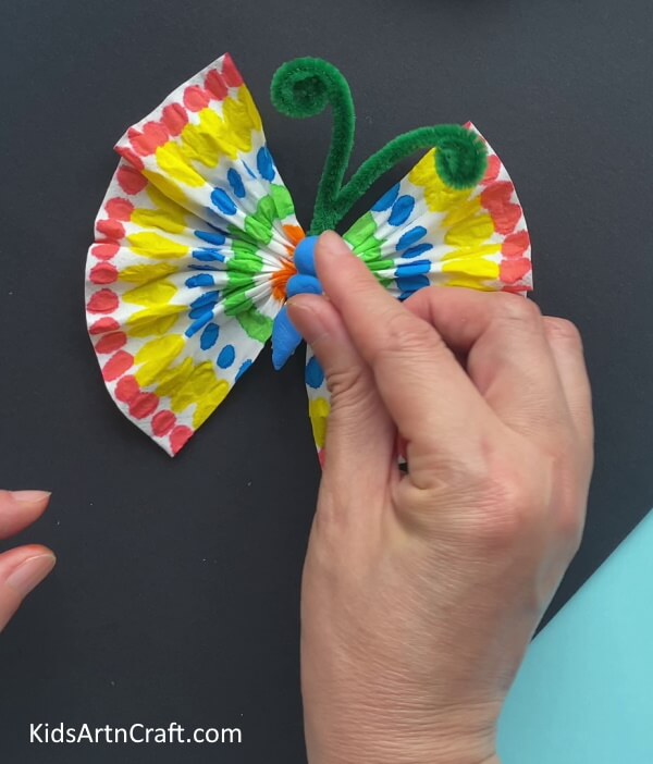 Making Butterfly's Body Using Clay - Reutilize Tissue Paper for a Butterfly Craft with Children