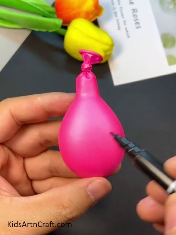 Working with the sketch pen- Creating Balloon Face Art with Kids - A Step-by-Step Tutorial
