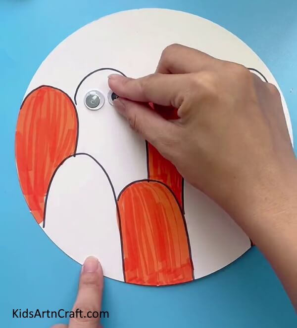 Stick The Googly Eyes-A basic idea for kids to draw a bunny and carrot.