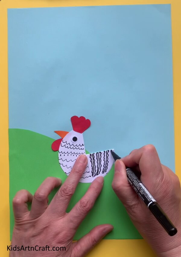 Drawing Patterns On Hen  A painless chicken-related art and craft task for little ones 