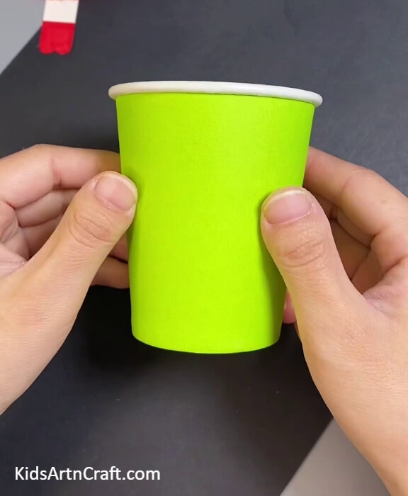 Take A Paper Cup-Create a Frog Puppet Toy Out of a Paper Cup For Little Ones