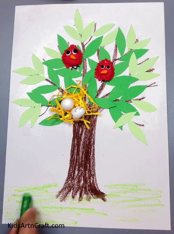 Coloring Land Green - A simple paper-made tree with a bird nest for the little ones