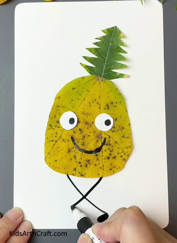 Draw Features Of Pineapple-. Forming an effortless Pineapple Activity from autumn foliage for little ones.