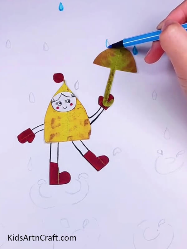 Making some drawings with a pencil- Artistic ideas for a rainy day for little ones 