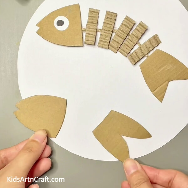 Cutting Out The Head And Tail - Fabricating a Fish Craft with Cardboard, a Breeze 