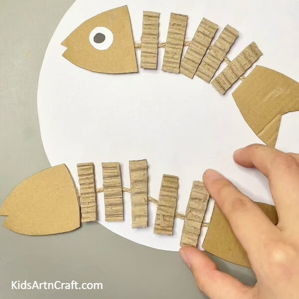 Pasting The Gills - Assembling a Fish Craft from Cardboard, Easy-Peasy 