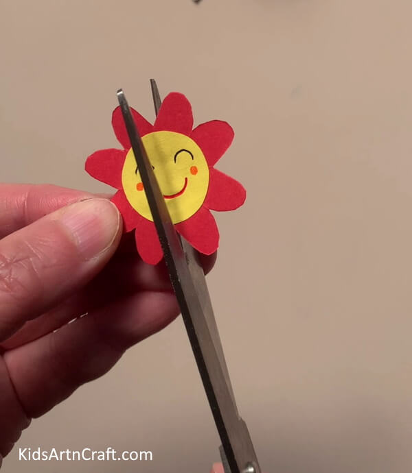 Cutting The Flower From The Center - Impressive Flower Paper Rings Jewelry Design For Children To Construct At Home