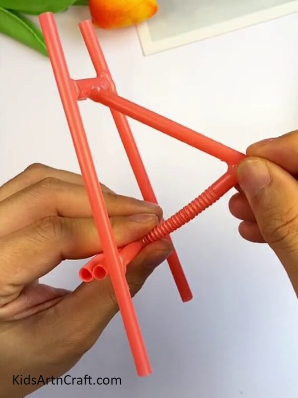 Decompress The Straw That You Just Posted-An Easy-to-Follow Tutorial for Making a Mobile Phone Stand Utilizing Straws for Kids