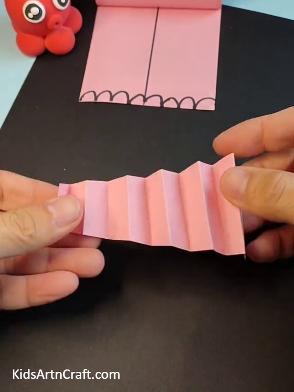 Making elephant trunk- Simple Paper Elephant Ideas For Kids To Create 