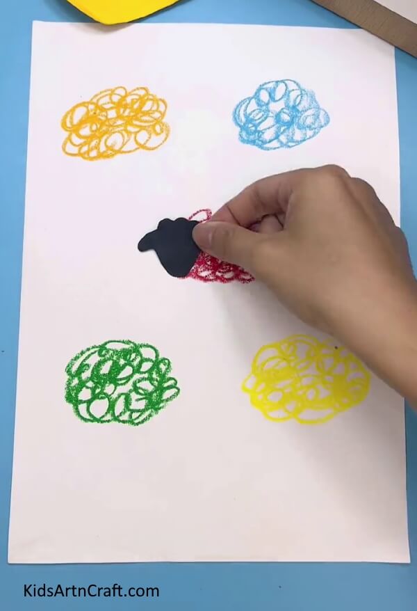Making The Head Of The Sheep-Drawing a Crowd of Sheep a Simple Tutorial for Children