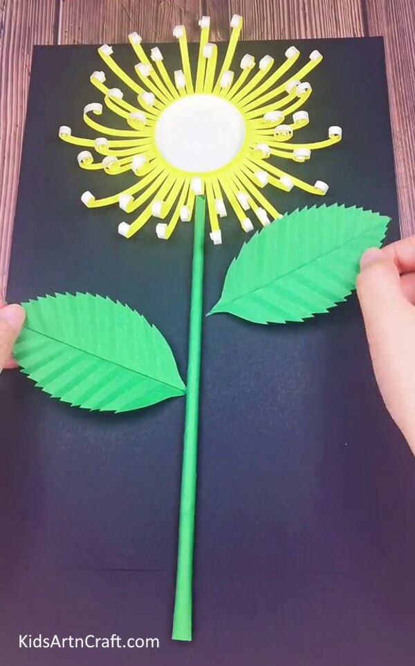 Making Leaves- Developing a flower from a paper cup for kids 