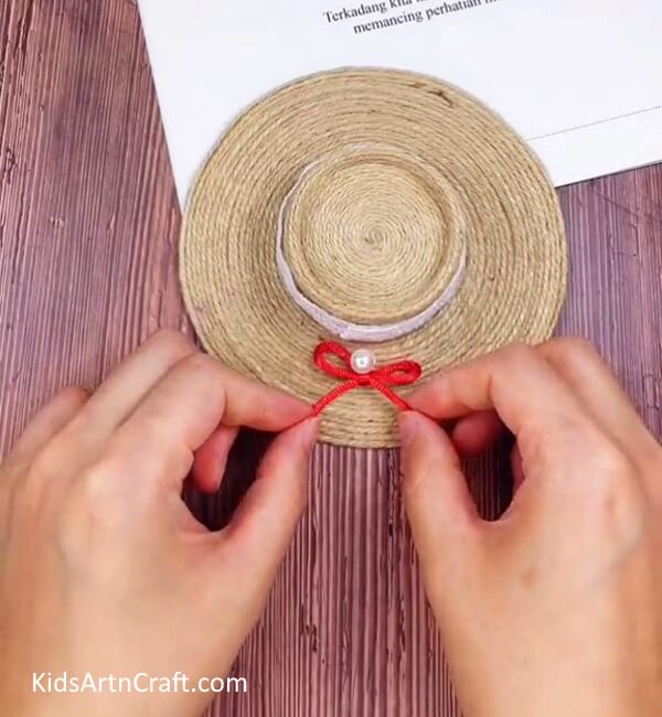 Making The Bows - Establishing a Paper Tumbler and Jute Cover at Home