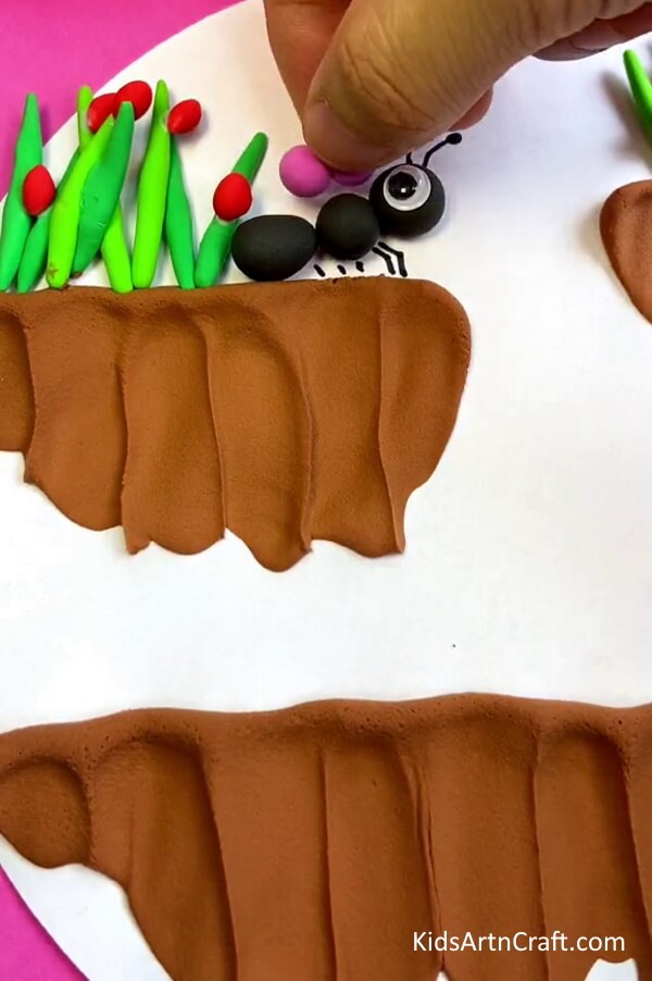 Clay Ant Carrying Food-An uncomplicated guide to Ant Clay Craft for kids 