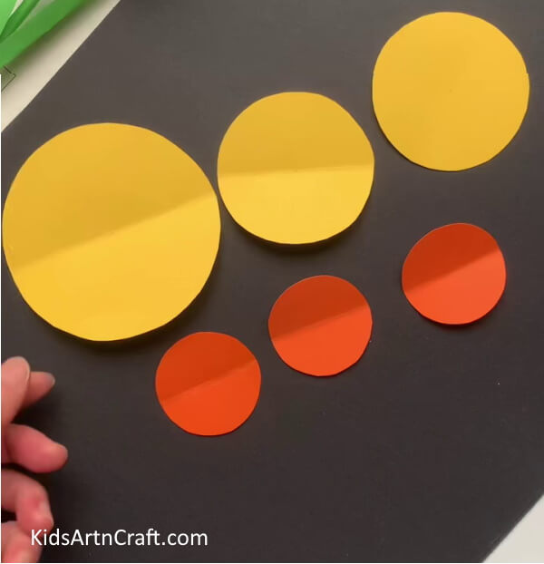 Cutting Out 6 Circles Making a duck shape from a circular piece of paper