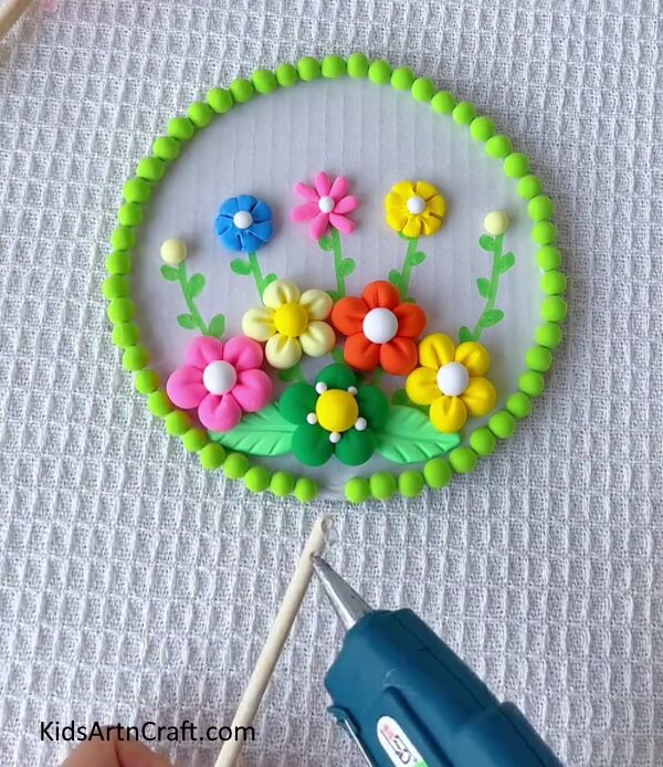 Make Small Small Green Balls With Green Clay-Constructing Clay Flower Art Projects for Beginners