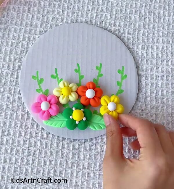 Make More Flowers With Different Colour Clays-Guide to Fabricating Clay Floral Art for Newcomers