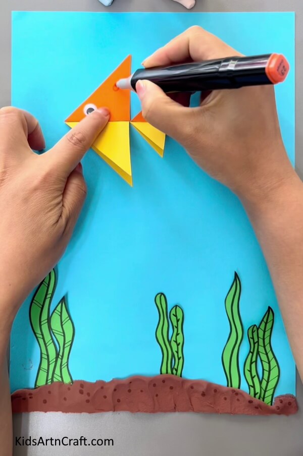 Detailing The Fish-An uncomplicated guide to origami fish for children