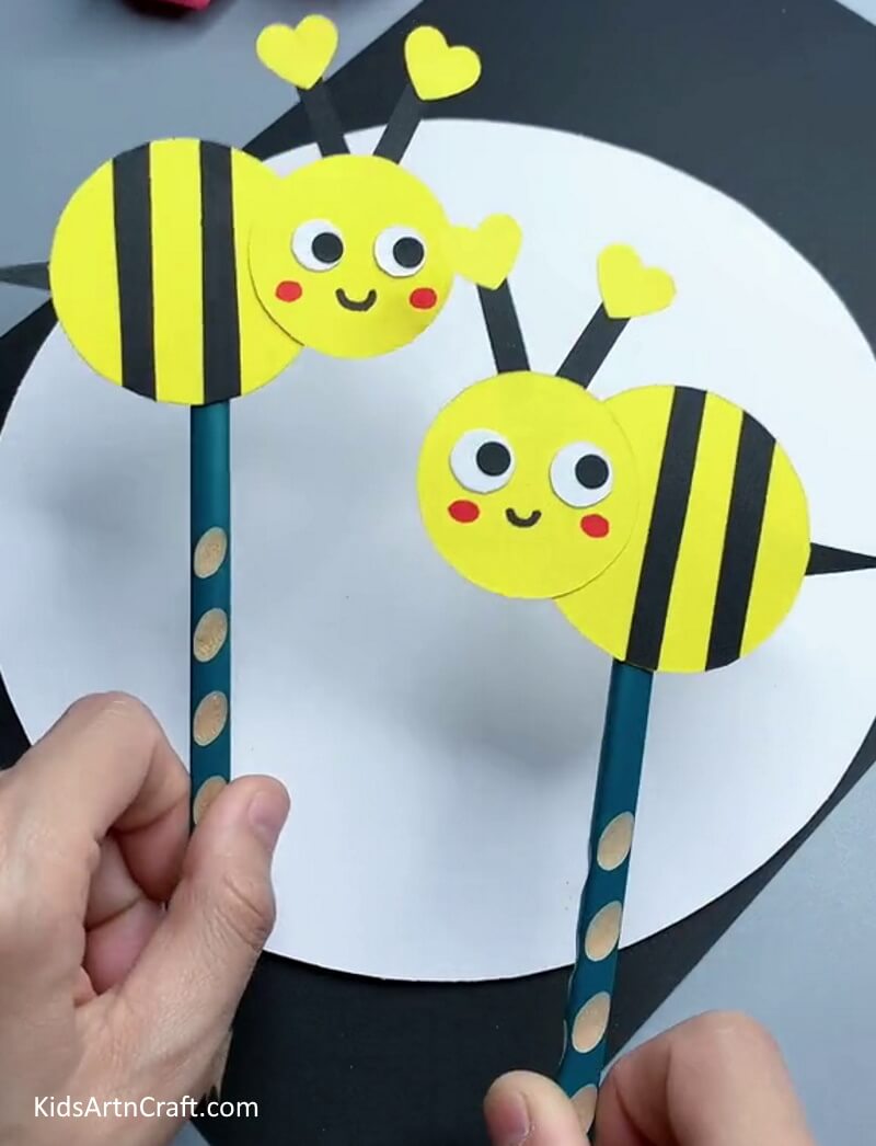 Happy Beautiful Bees-Constructing a Paper Bee Craft for Babies 
