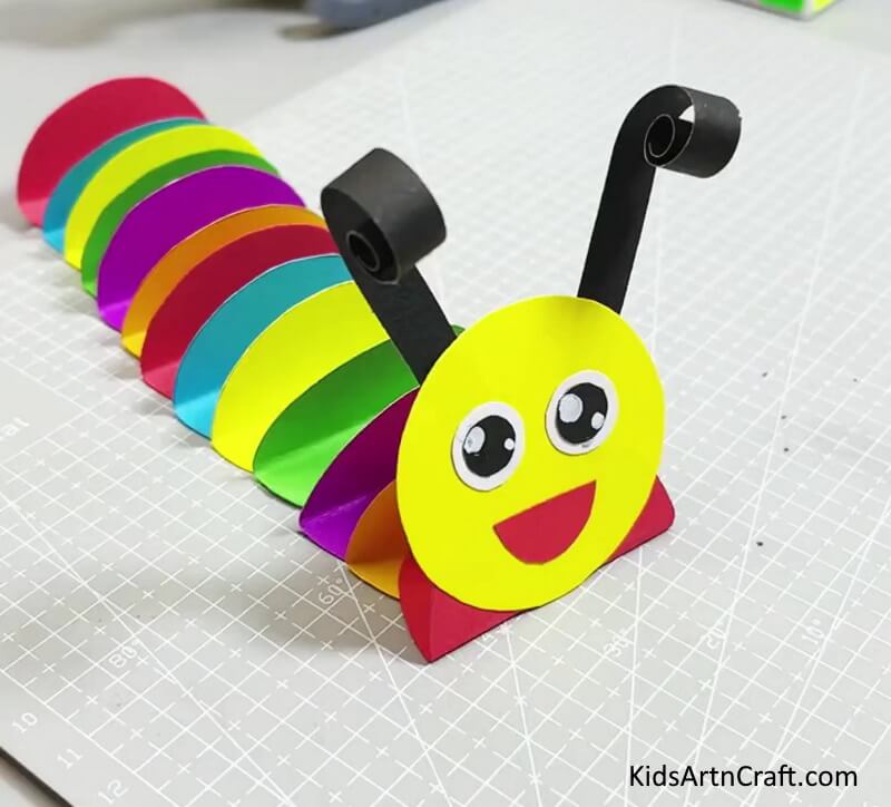 Constructing a Circular Paper Caterpillar Craft For Kids