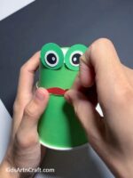 How To Make Paper Cup Frog Puppet Craft Tutorial For Kids - Kids Art ...