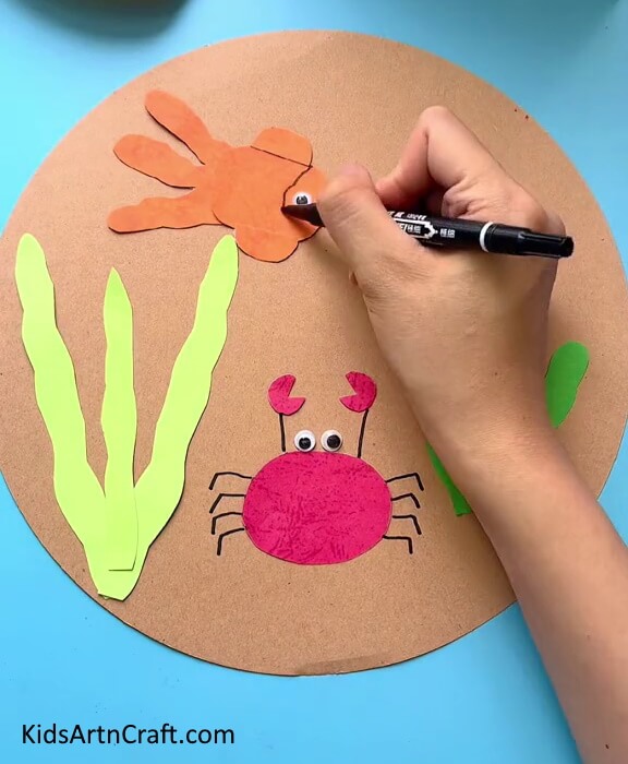 Drawing Fish Details-Making A Fish Aquarium Out Of Paper For Preschoolers