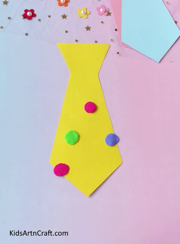 Making Colored Clay Circles - Learn How to Assemble a Paper Necktie with Step by Step Directions
