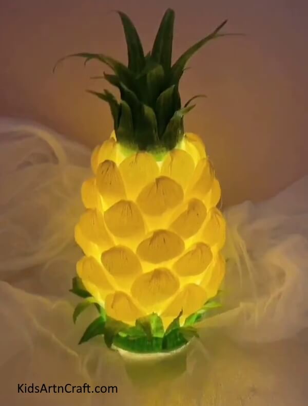 The Pineapple Hanging Lamp Art From Plastic Bottle Is Ready!-Establishing a Hanging Lamp resembling a Pineapple with a Plastic Bottle