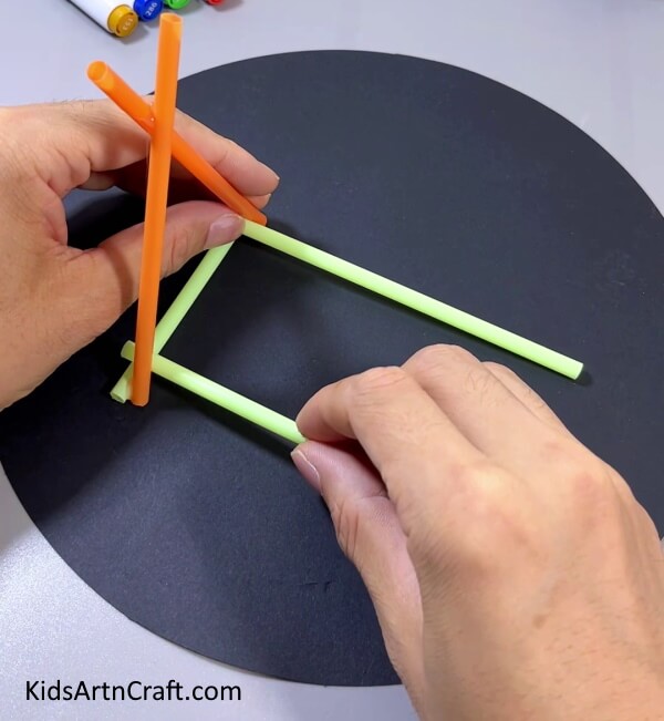 Making A Rectangle Base - An Instructional Straw Swinging Creation For Kids To Put Together