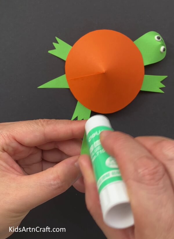 Making 4 Legs - A Simple Paper Turtle Activity That Kids Can Create