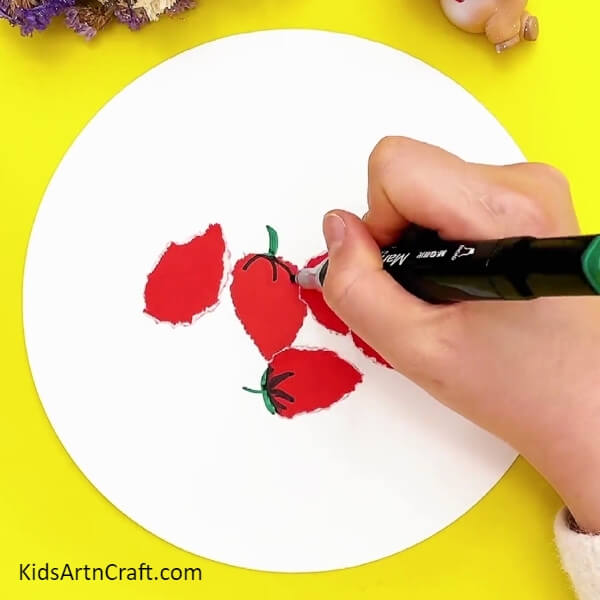 Making Crown Of Strawberries- Constructing A Strawberry Container - A Creative Activity For Little Ones 