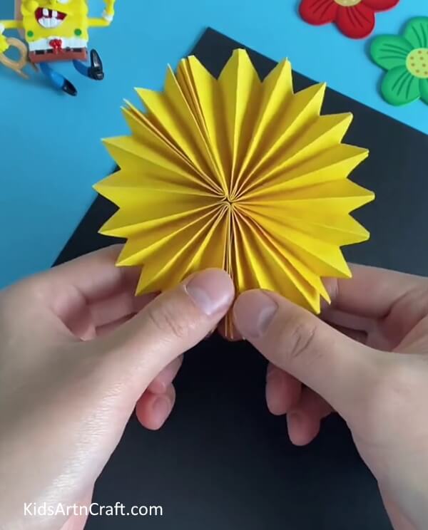 Making Two More Patterns- Learn to make a paper sunflower with this tutorial