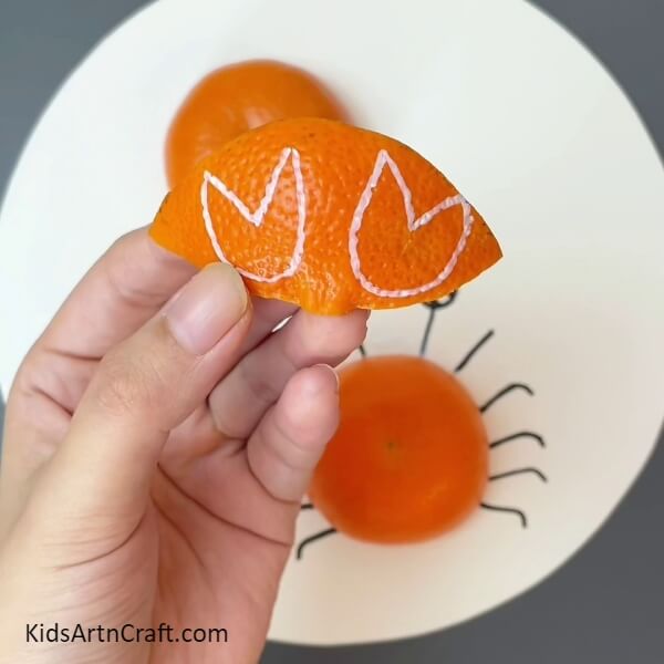 Making Claws-Figure Out The Process Of Creating A Crab From Orange Peel And Leaves