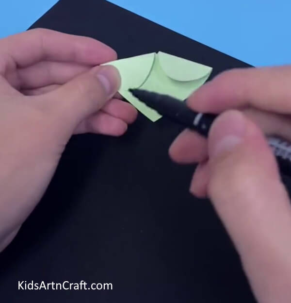 Take Black Marker/Sketch Pen- Comprehending how to construct a basic Paper Mouse Craft for minors 