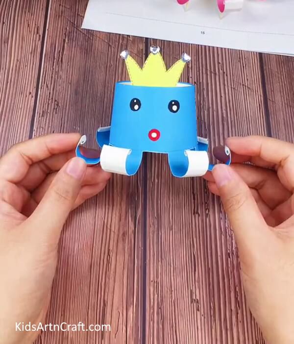 Easy To Make Paper Cup Octopus with Crown craft for children