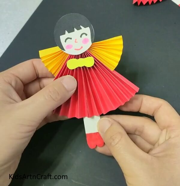 Make Legs Of The Doll- Understand The Process Of Building A Paper Doll Toy Simple Crafting For Children