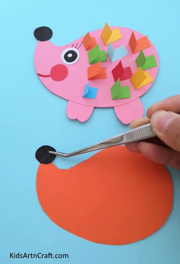 Pasting The Nose - Help your kids crafting
