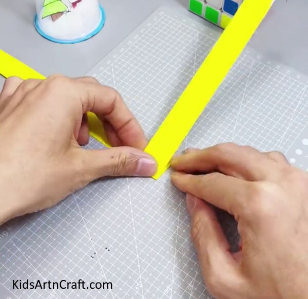 Folding The Strips - Create a Miniature Tiger Using Paper Strips Especially for Children